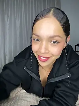 Yasmin777  online show from November 25, 2025, 12:11 am