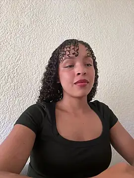 Snapshot of Yasmin777_ chatting on April 7, 2026, 9:38 pm Yasmin777 online show from April 7, 2026, 9:38 pm