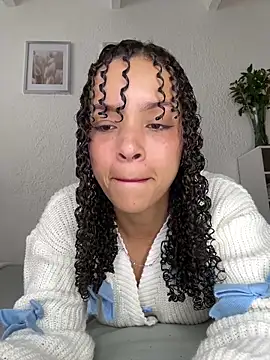 Yasmin777  online show from May 25, 2026, 5:33 pm