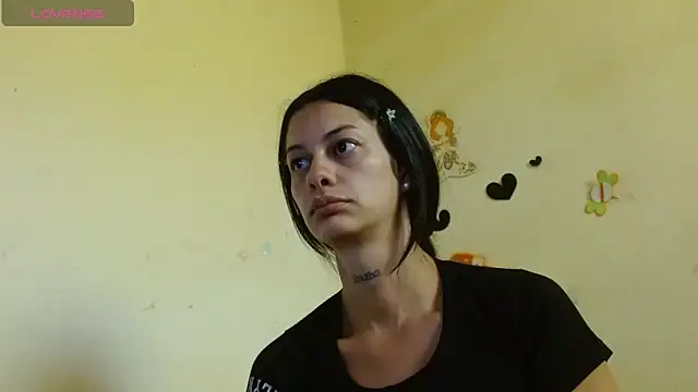 Akasha001 online show from December 3, 2025, 5:23 pm