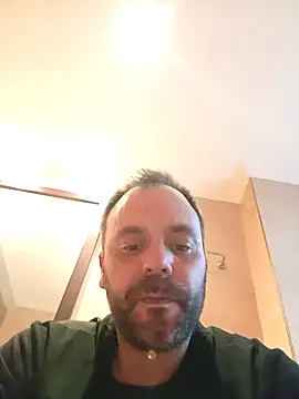 Snapshot of manchego85 chatting on April 4, 2026, 5:08 pm manchego85 online show from April 4, 2026, 5:08 pm