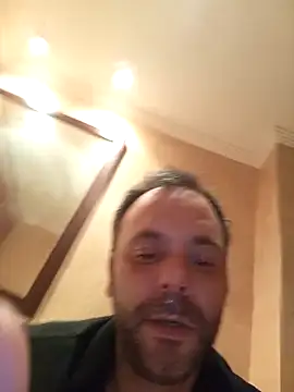 Snapshot of manchego85 chatting on April 15, 2026, 11:38 pm manchego85 online show from April 15, 2026, 11:38 pm