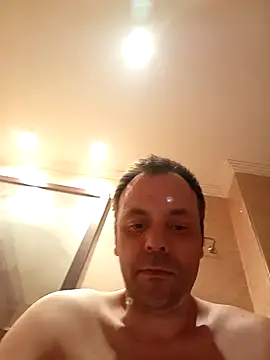 Snapshot of manchego85 chatting on April 19, 2026, 11:07 pm manchego85 online show from April 19, 2026, 11:07 pm
