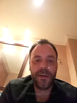 Snapshot of manchego85 chatting on April 16, 2026, 11:40 pm manchego85 online show from April 16, 2026, 11:40 pm