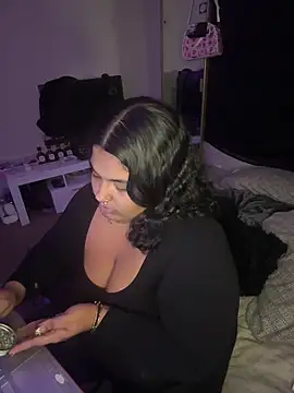 Snapshot of 1n0nlythroat chatting on December 19, 2025, 2:37 am 1n0nlythroat online show from December 19, 2025, 2:37 am