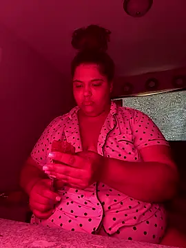 Snapshot of 1n0nlythroat chatting on January 12, 2026, 6:58 pm 1n0nlythroat online show from January 12, 2026, 6:58 pm