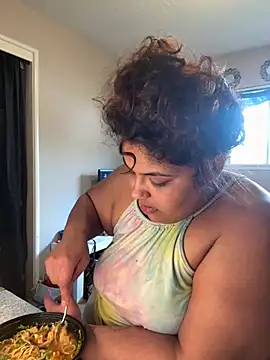 Snapshot of 1n0nlythroat chatting on February 18, 2026, 10:17 pm 1n0nlythroat online show from February 18, 2026, 10:17 pm