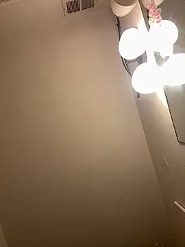 Snapshot of 1n0nlythroat chatting on March 5, 2026, 3:25 am 1n0nlythroat online show from March 5, 2026, 3:25 am