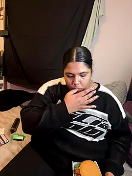 Snapshot of 1n0nlythroat chatting on December 23, 2025, 1:16 am 1n0nlythroat online show from December 23, 2025, 1:16 am