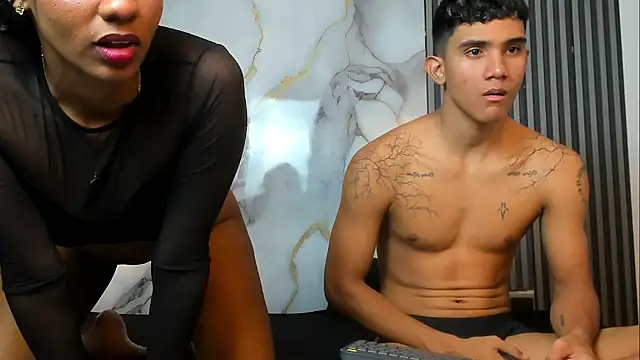 Snapshot of RihanandDrake chatting on October 2, 2025, 3:32 am RihanandDrake online show from October 2, 2025, 3:32 am