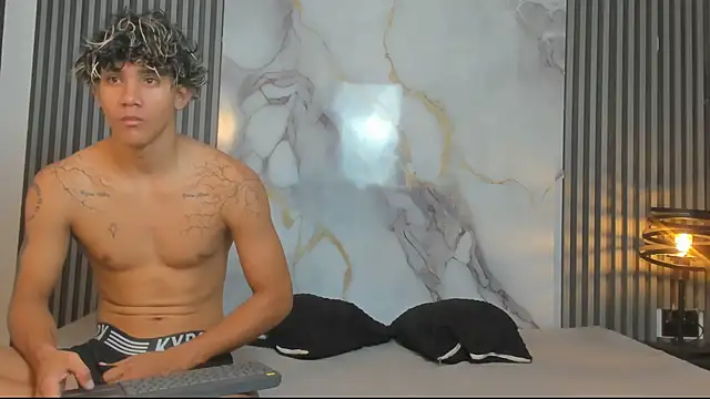 Snapshot of RihanandDrake chatting on September 13, 2025, 3:39 am RihanandDrake online show from September 13, 2025, 3:39 am