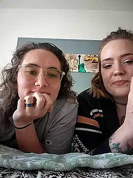 AndHerXO online show from December 19, 2025, 1:46 pm