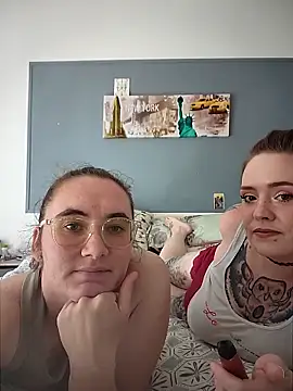 Snapshot of AndHerXO chatting on April 26, 2026, 2:36 pm AndHerXO online show from April 26, 2026, 2:36 pm