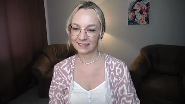 Snapshot of Ava_Elior chatting on July 5, 2026, 11:39 am Ava Elior online show from July 5, 2026, 11:39 am