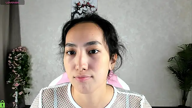 Snapshot of FlirtyAura chatting on November 2, 2025, 7:57 am FlirtyAura online show from November 2, 2025, 7:57 am