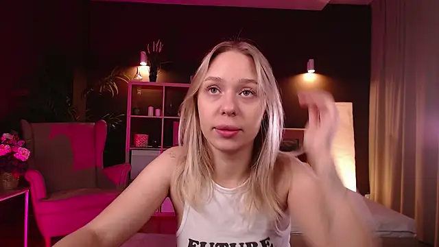 Snapshot of Pooja_Hegde chatting on September 15, 2025, 1:06 am Pooja Hegde online show from September 15, 2025, 1:06 am