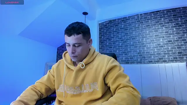 Snapshot of connorsmiith chatting on February 18, 2026, 11:06 am connorsmiith online show from February 18, 2026, 11:06 am