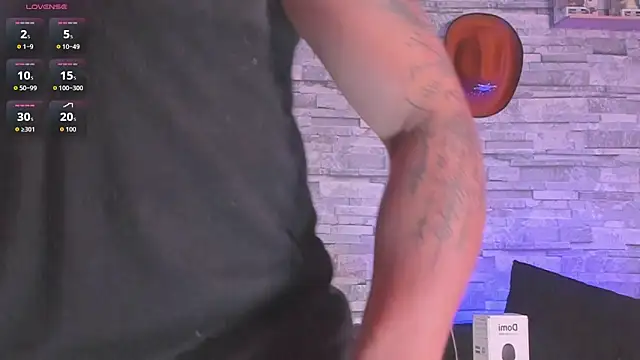 Snapshot of connorsmiith chatting on November 16, 2025, 1:10 am connorsmiith online show from November 16, 2025, 1:10 am