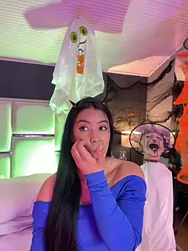 Snapshot of BellaFernandez__ chatting on October 30, 2025, 1:53 pm BellaFernandez online show from October 30, 2025, 1:53 pm