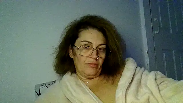 RubyyRosee online show from November 18, 2025, 2:42 pm