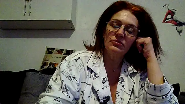 RubyyRosee online show from April 13, 2026, 5:44 am