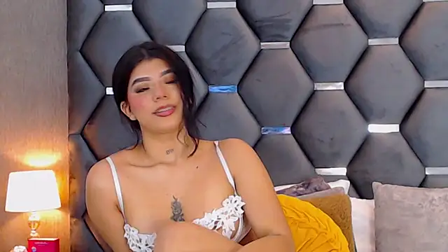 Snapshot of MelodyCarsson chatting on December 14, 2025, 1:17 pm MelodyCarsson online show from December 14, 2025, 1:17 pm