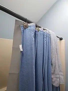 Lovelyrainn online show from October 2, 2025, 5:05 pm