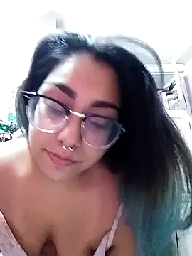 Lovelyrainn online show from September 19, 2025, 2:37 am