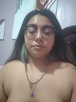 Lovelyrainn online show from November 21, 2025, 7:07 am