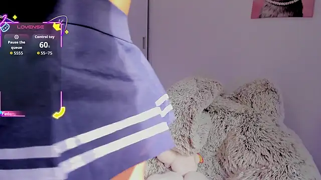 Snapshot of akame_meow chatting on December 19, 2025, 1:35 pm akame meow online show from December 19, 2025, 1:35 pm