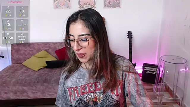 Snapshot of Susanahendrix chatting on November 3, 2025, 6:22 pm Susanahendrix online show from November 3, 2025, 6:22 pm