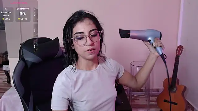 Snapshot of Susanahendrix chatting on March 27, 2026, 6:20 pm Susanahendrix online show from March 27, 2026, 6:20 pm