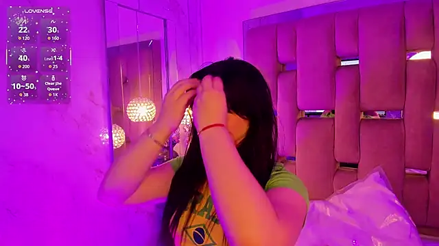 KateLee online show from September 12, 2025, 8:52 pm