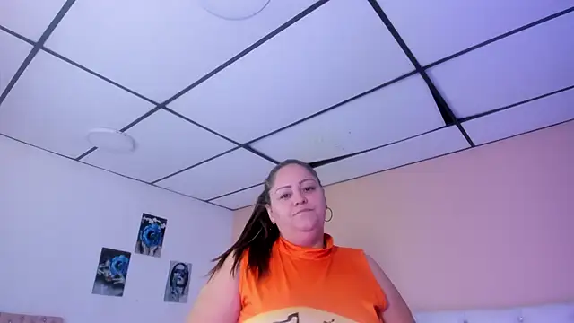 Snapshot of katte_landerr chatting on December 22, 2025, 12:16 pm katte landerr online show from December 22, 2025, 12:16 pm