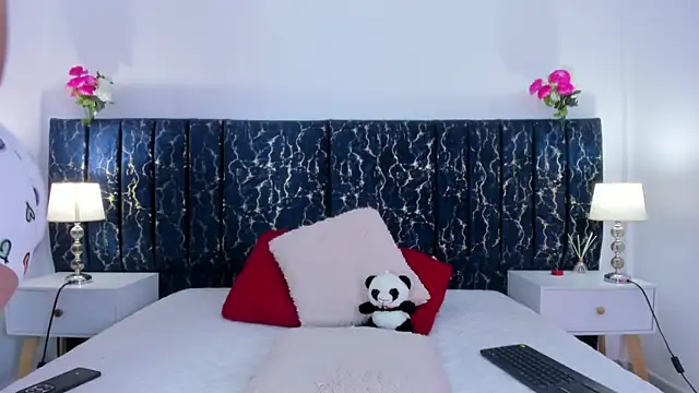 katte landerr online show from March 25, 2026, 12:59 pm