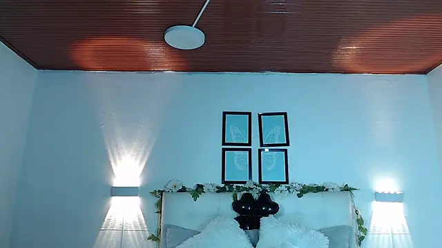 Snapshot of Megan_05_ chatting on November 22, 2025, 7:35 pm Megan 05 online show from November 22, 2025, 7:35 pm