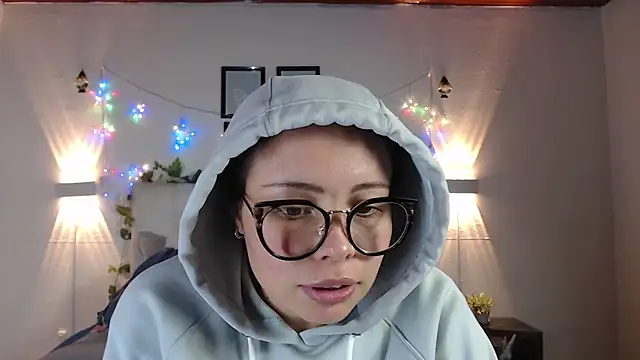 Snapshot of Megan_05_ chatting on May 2, 2026, 6:57 pm Megan 05 online show from May 2, 2026, 6:57 pm