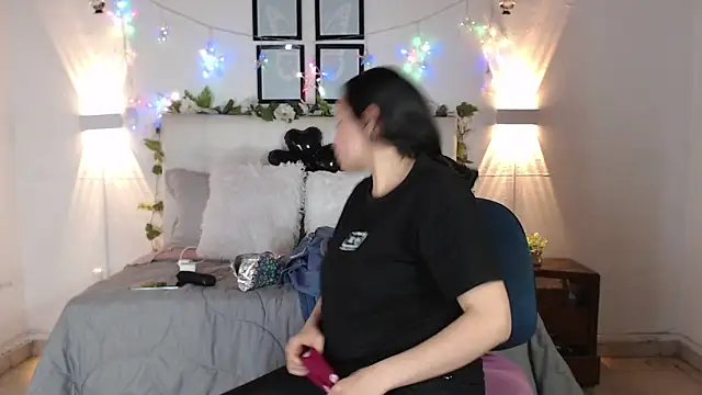 Megan 05  online show from March 21, 2026, 6:56 pm