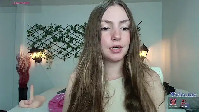 Snapshot of velvet__moon chatting on April 24, 2026, 2:02 am velvet moon online show from April 24, 2026, 2:02 am
