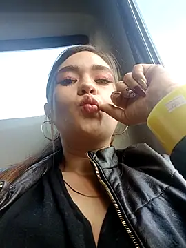 Snapshot of miss_berlyn chatting on December 14, 2025, 8:14 pm miss berlyn online show from December 14, 2025, 8:14 pm