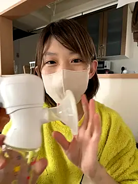 Snapshot of usako_2025 chatting on October 29, 2025, 5:06 am usako 2025 online show from October 29, 2025, 5:06 am