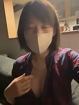 Snapshot of usako_2025 chatting on October 20, 2025, 7:36 pm usako 2025 online show from October 20, 2025, 7:36 pm