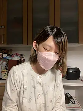 Snapshot of usako_2025 chatting on November 28, 2025, 10:37 am usako 2025 online show from November 28, 2025, 10:37 am