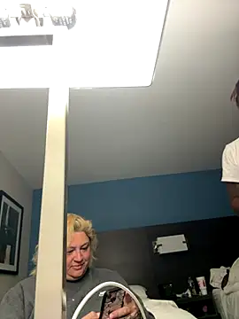 Snapshot of BigMfLuther chatting on November 12, 2025, 4:44 pm BigMfLuther online show from November 12, 2025, 4:44 pm