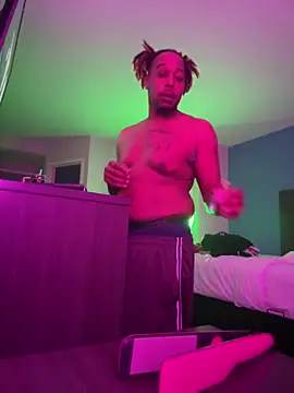 Snapshot of BigMfLuther chatting on December 14, 2025, 3:24 am BigMfLuther online show from December 14, 2025, 3:24 am