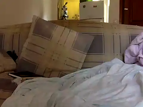 Snapshot of CaiBull chatting on December 14, 2025, 8:53 am CaiBull online show from December 14, 2025, 8:53 am