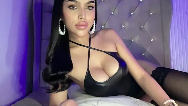 Snapshot of KhendraBrown chatting on April 14, 2026, 8:36 pm KhendraBrown online show from April 14, 2026, 8:36 pm