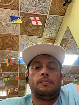 Carlosmauricio123 online show from June 1, 2026, 10:31 pm