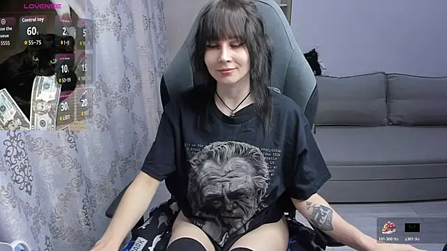 Snapshot of MistyDark chatting on June 15, 2026, 11:32 am MistyDark online show from June 15, 2026, 11:32 am