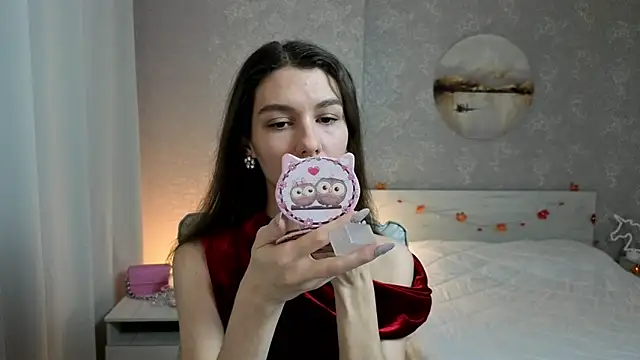 KellyShines online show from December 3, 2025, 8:14 am